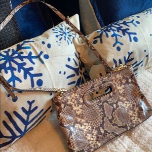 Have too many MK real purses. Don’t need them 🥰